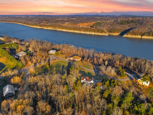 466 Colson Cove Drive, Bronston, KY 42518