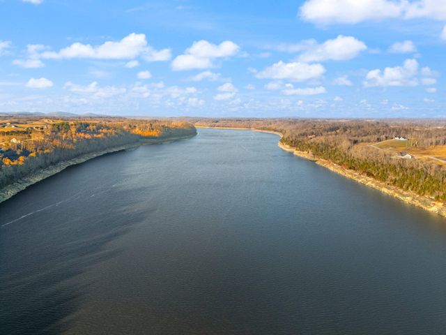 466 Colson Cove Drive, Bronston, KY 42518