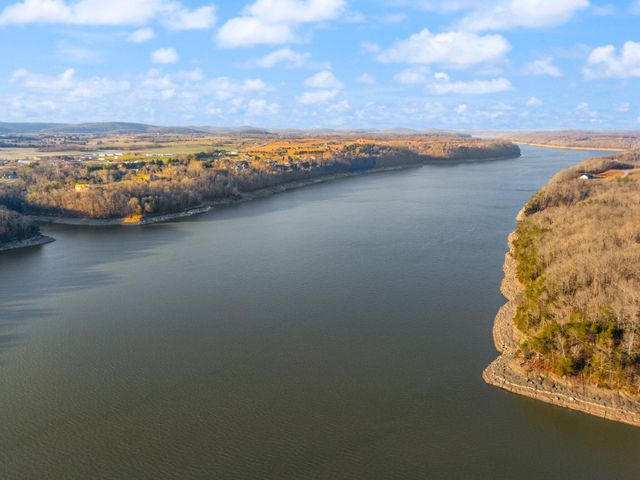 466 Colson Cove Drive, Bronston, KY 42518