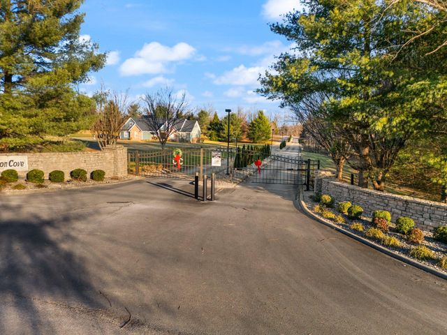 466 Colson Cove Drive, Bronston, KY 42518