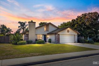 8509 Eakins Drive, Bakersfield, CA 93311