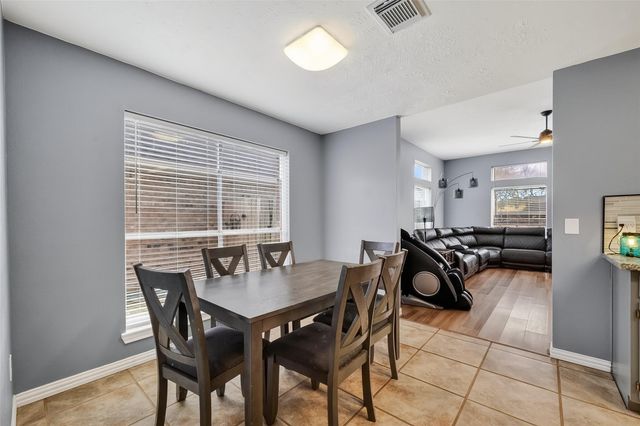 1040 Glenview Drive, Pearland, TX 77581