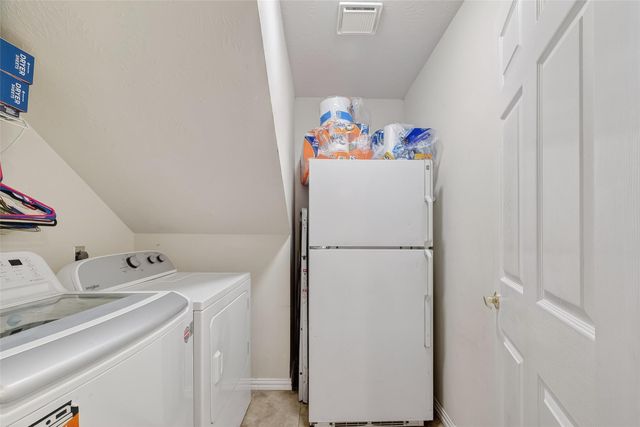 1040 Glenview Drive, Pearland, TX 77581