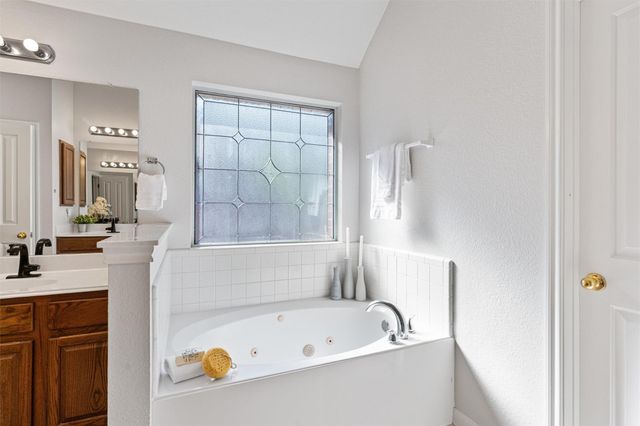 606 S Lynnwood TRL, Cedar Park, TX 78613