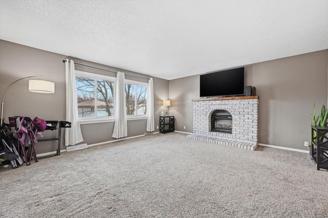 126 ROSEBUD Lane, Council Bluffs, IA 51503