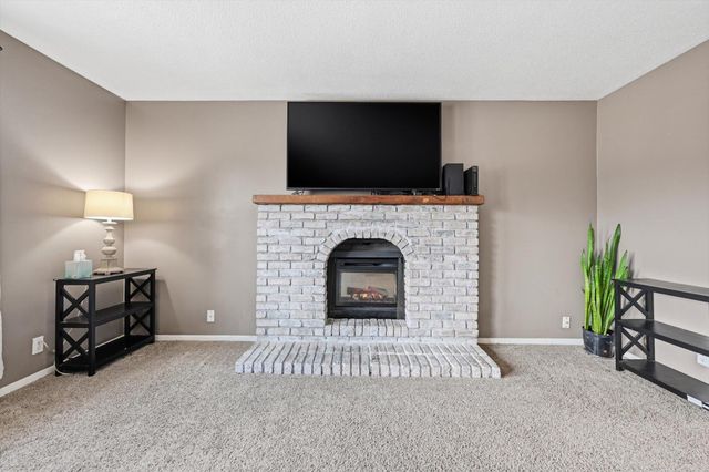 126 ROSEBUD Lane, Council Bluffs, IA 51503