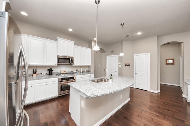 2211 Tonkawa Trail, Katy, TX 77493