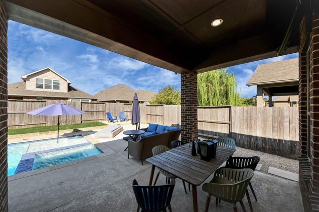 2211 Tonkawa Trail, Katy, TX 77493