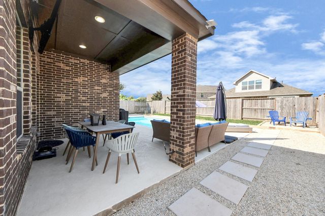 2211 Tonkawa Trail, Katy, TX 77493