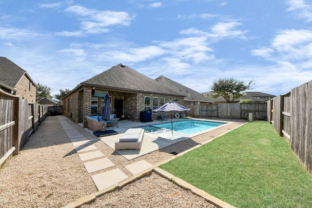 2211 Tonkawa Trail, Katy, TX 77493