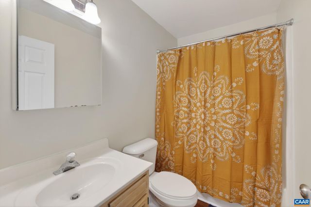 31 WOODLAWN DR, Palmyra, VA 22963