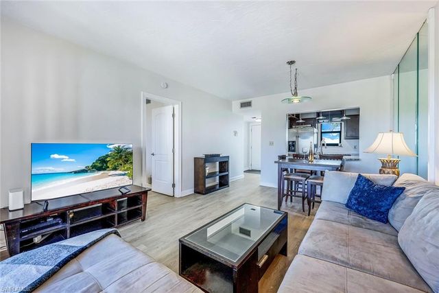 803 River Point DR # 201B, Naples, FL 34102