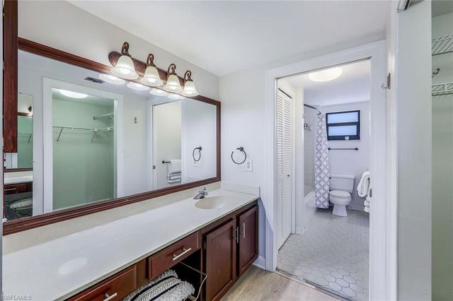 803 River Point DR # 201B, Naples, FL 34102