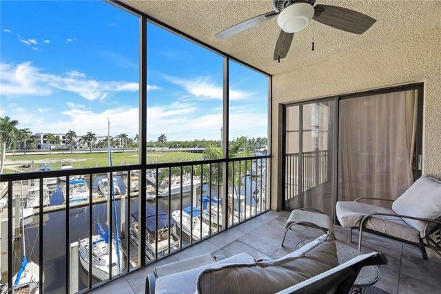 803 River Point DR # 201B, Naples, FL 34102