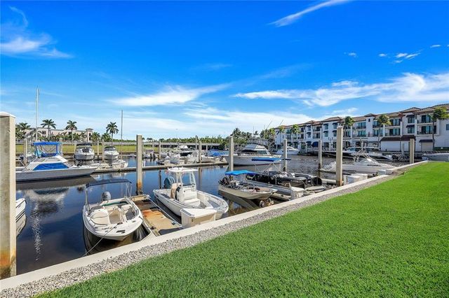 803 River Point DR # 201B, Naples, FL 34102