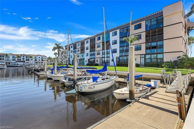 803 River Point DR # 201B, Naples, FL 34102