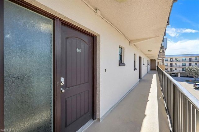 803 River Point DR # 201B, Naples, FL 34102