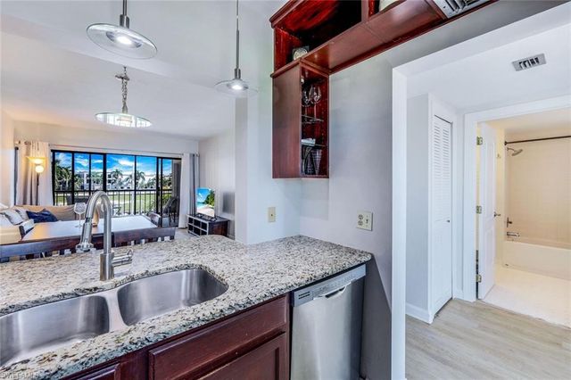 803 River Point DR # 201B, Naples, FL 34102