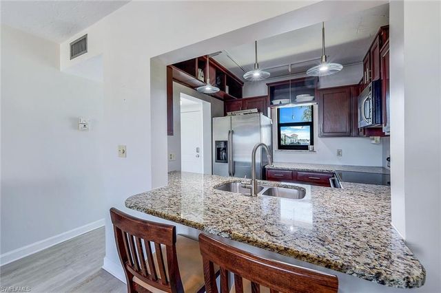 803 River Point DR # 201B, Naples, FL 34102