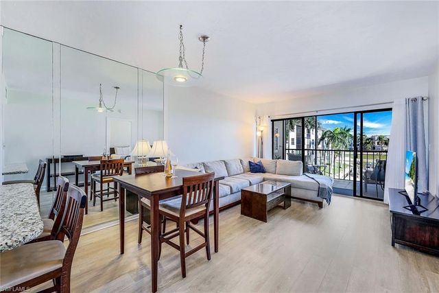 803 River Point DR # 201B, Naples, FL 34102