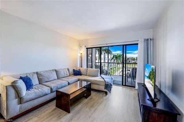 803 River Point DR # 201B, Naples, FL 34102