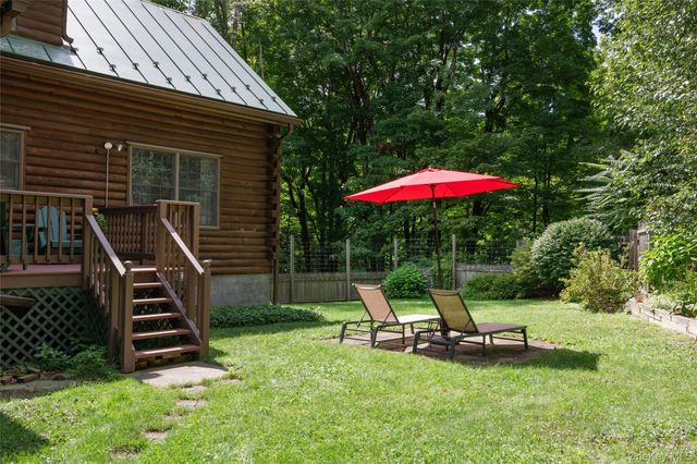 1262 Turkey Hill Road, Red Hook, NY 12571