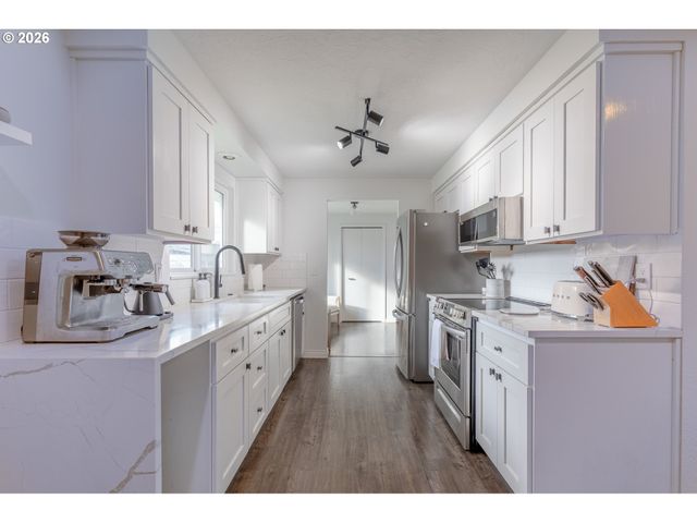 487 SNOOPY Ln Ne, Salem, OR 97301