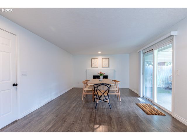 487 SNOOPY Ln Ne, Salem, OR 97301