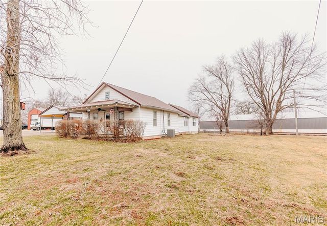 412 W Chestnut Street, Dixon, MO 65459