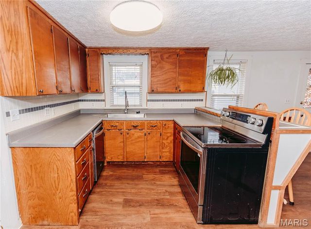 412 W Chestnut Street, Dixon, MO 65459