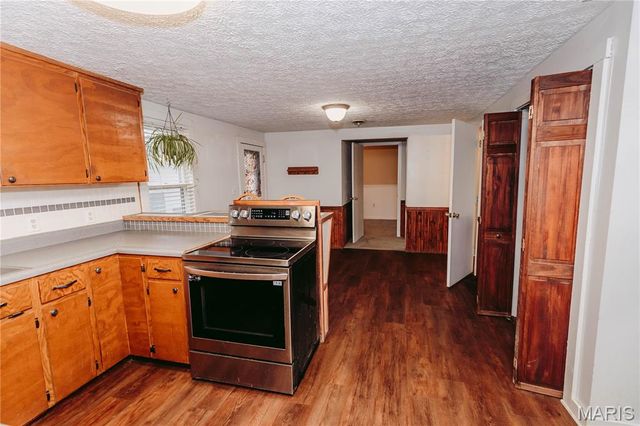 412 W Chestnut Street, Dixon, MO 65459