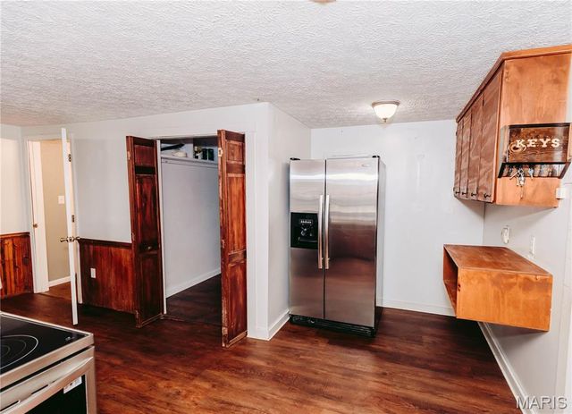 412 W Chestnut Street, Dixon, MO 65459