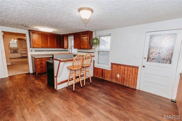 412 W Chestnut Street, Dixon, MO 65459