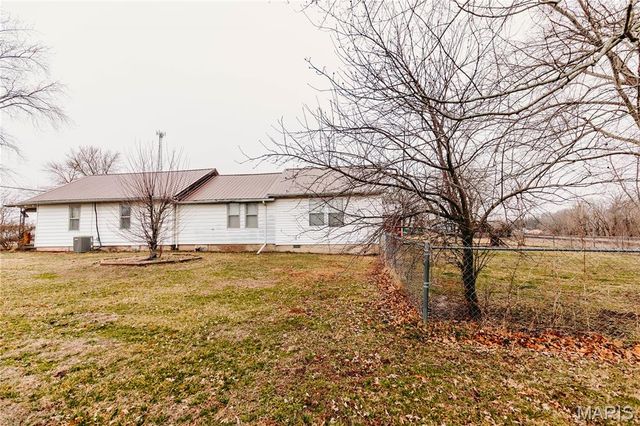 412 W Chestnut Street, Dixon, MO 65459