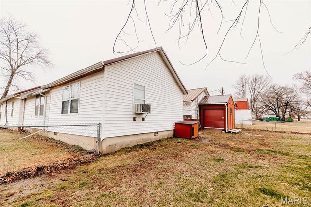 412 W Chestnut Street, Dixon, MO 65459
