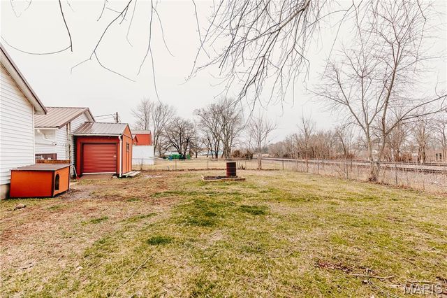 412 W Chestnut Street, Dixon, MO 65459