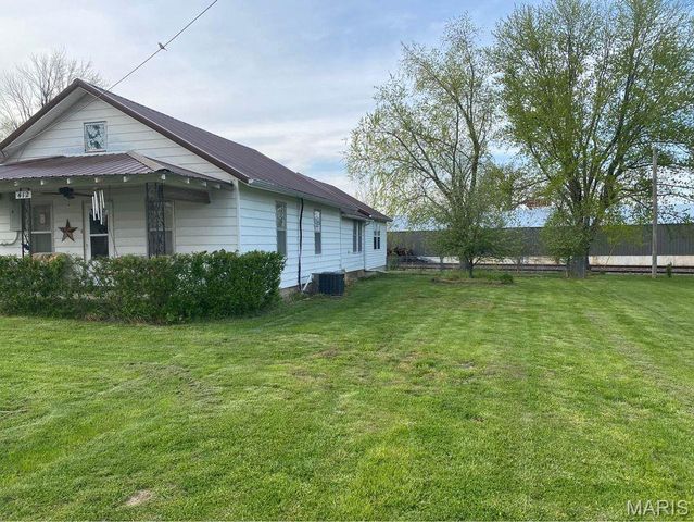 412 W Chestnut Street, Dixon, MO 65459
