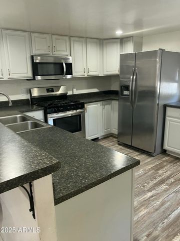 460 E OAK Drive, Munds Park, AZ 86017