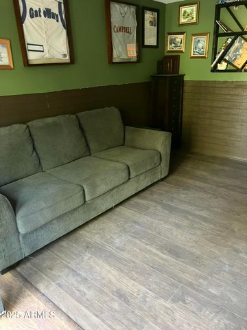 460 E OAK Drive, Munds Park, AZ 86017