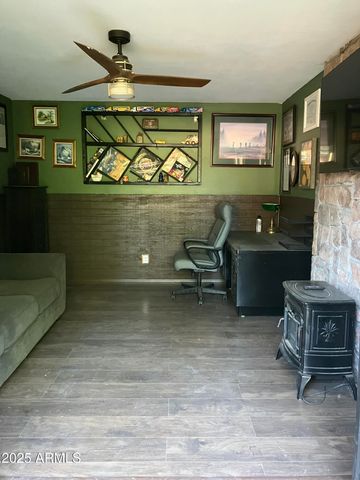 460 E OAK Drive, Munds Park, AZ 86017