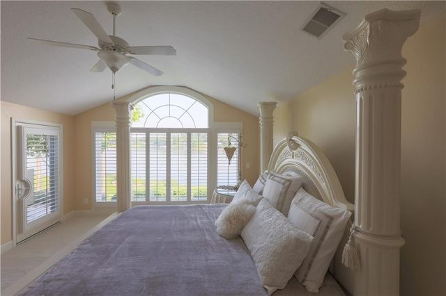 223 NW North Shore Drive, Lake Waukomis, MO 64151