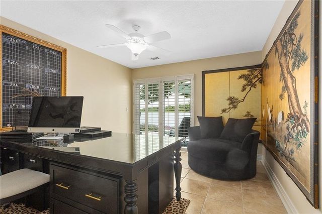 223 NW North Shore Drive, Lake Waukomis, MO 64151