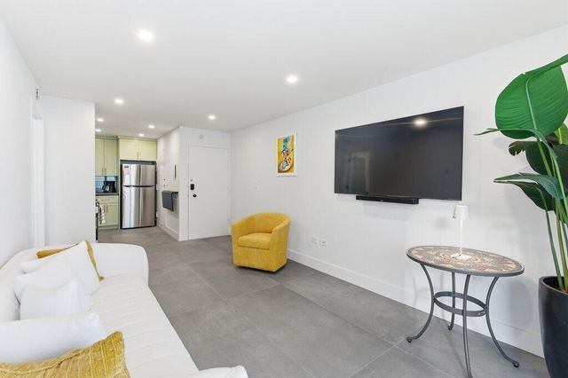 5555 Collins Avenue Avenue 16p, Miami, FL 33140