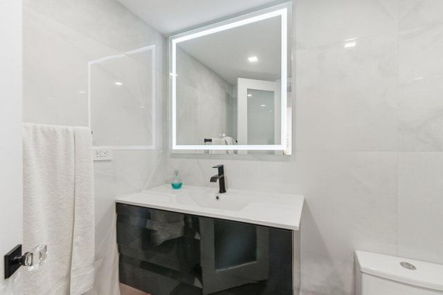 5555 Collins Avenue Avenue 16p, Miami, FL 33140