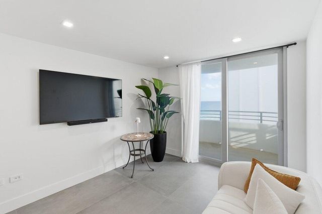 5555 Collins Avenue Avenue 16p, Miami, FL 33140