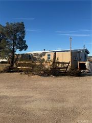 49122 Bedford Dr, Newberry Springs, CA 92365