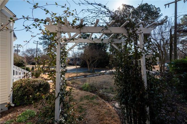 606 N Shore RD, Norfolk, VA 23505