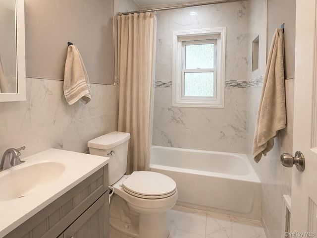7 Lake Drive, Middle Island, NY 11953