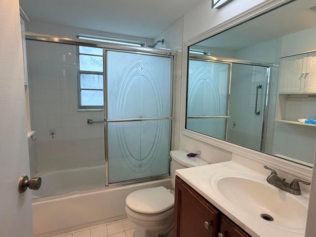 52 Dorset Drive B, Boca Raton, FL 33434