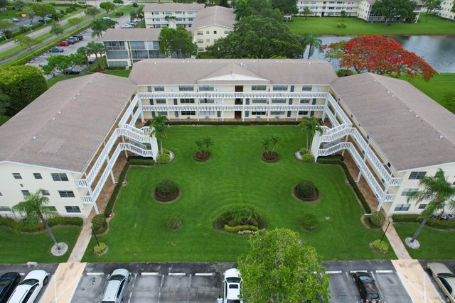 52 Dorset Drive B, Boca Raton, FL 33434
